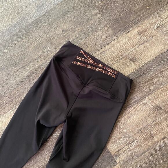 Fabletics Trinity Motion365+ High-Waisted Legging - Picture 5 of 7